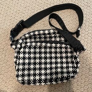 Pixelated houndstooth BAGGU fanny pack